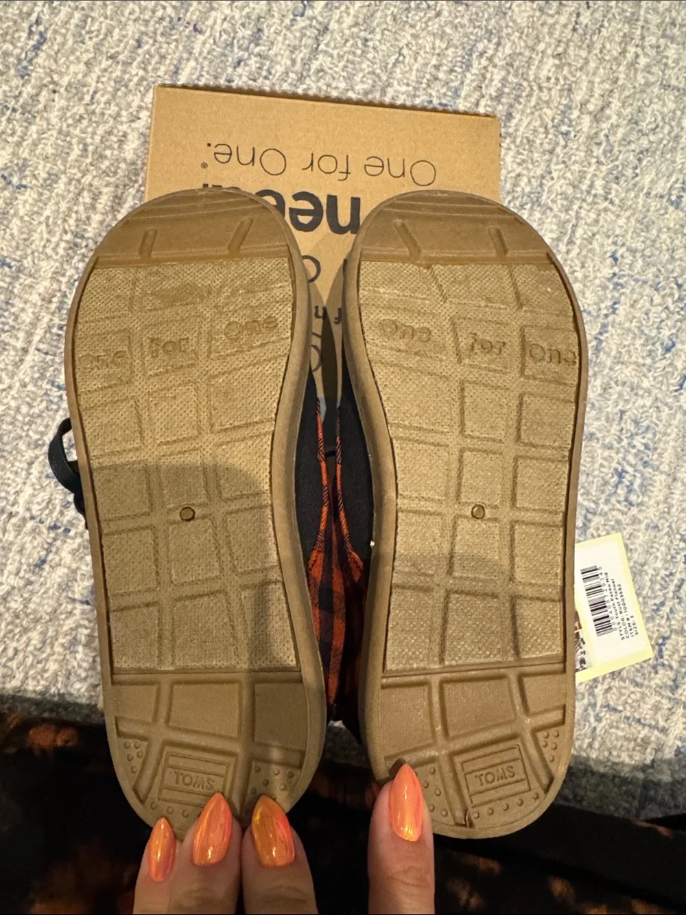 Toms Paseo Mid size 3 youth new in box